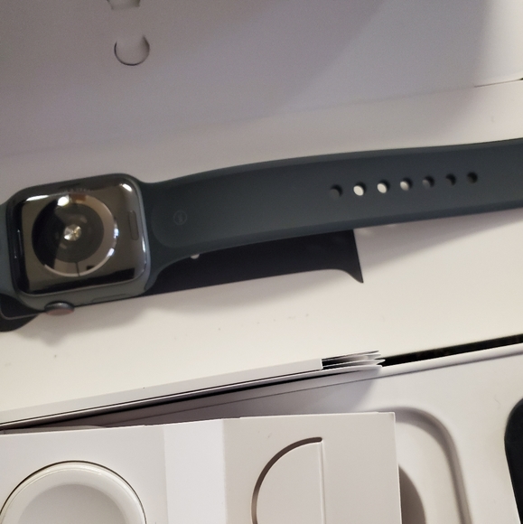 Apple Watch Gen 5 Series 5 Cell 40mm Space Gray Al - Picture 3 of 8